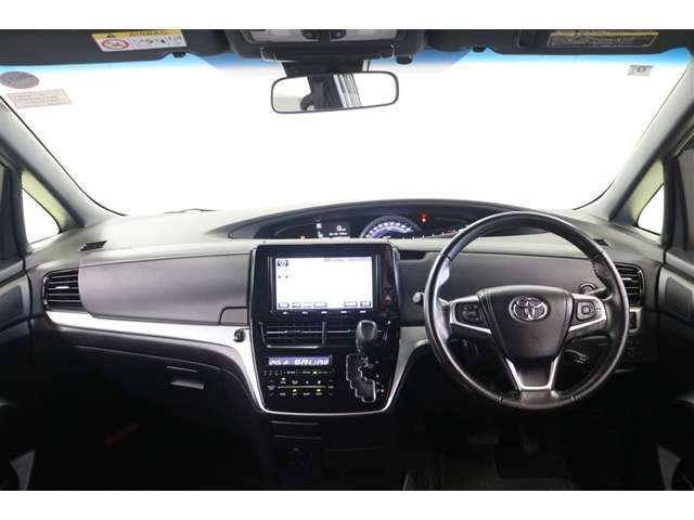 Toyota Estima 4