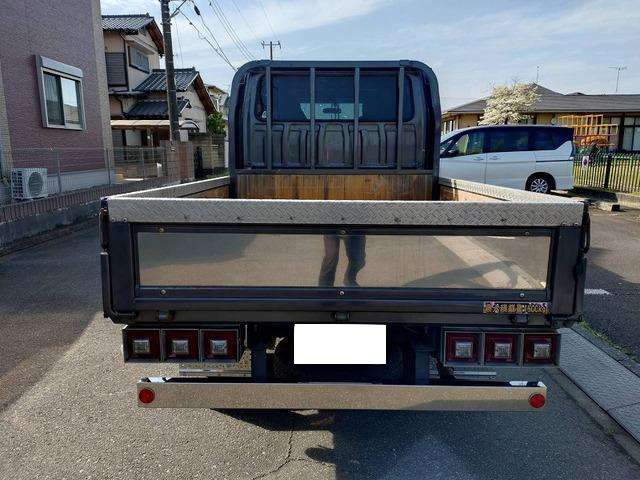 Isuzu Elf 8
