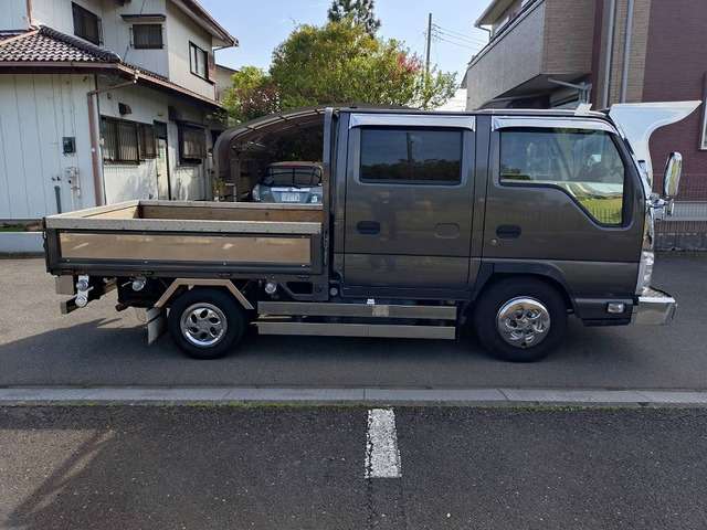 Isuzu Elf 9