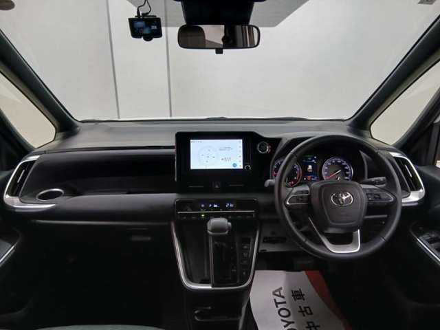Toyota Voxy 11