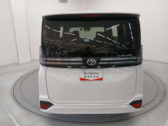 Toyota Voxy 6