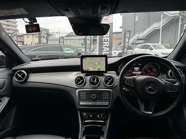 Mercedes-Benz GLA-Class 6