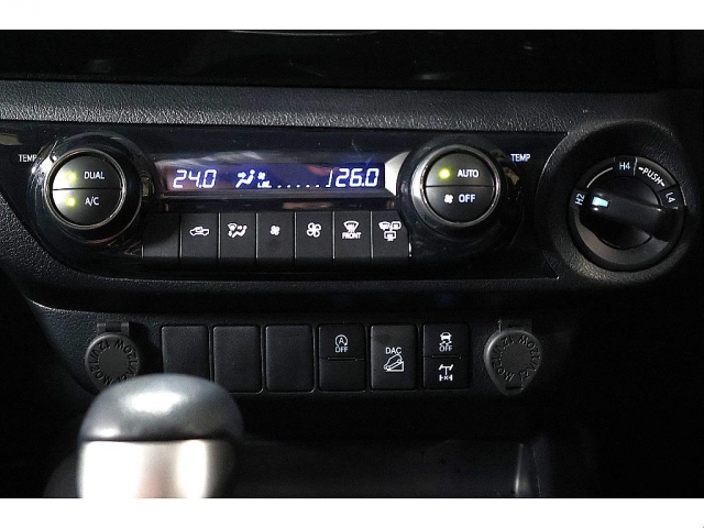 Toyota Hilux 8