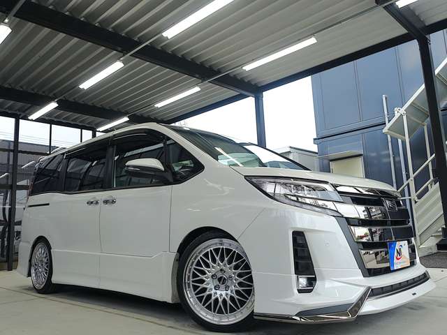 Toyota Noah 12