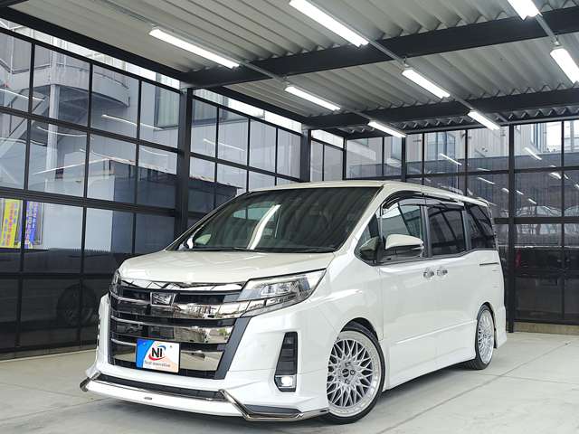 Toyota Noah 3