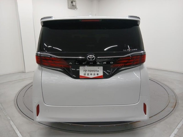 Toyota Alphard 6