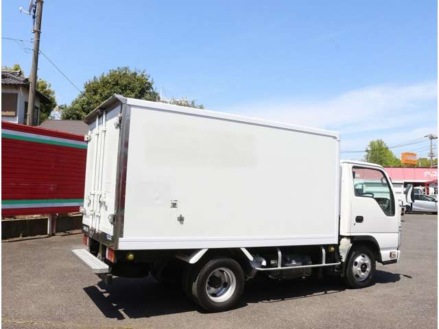 Isuzu Elf 9