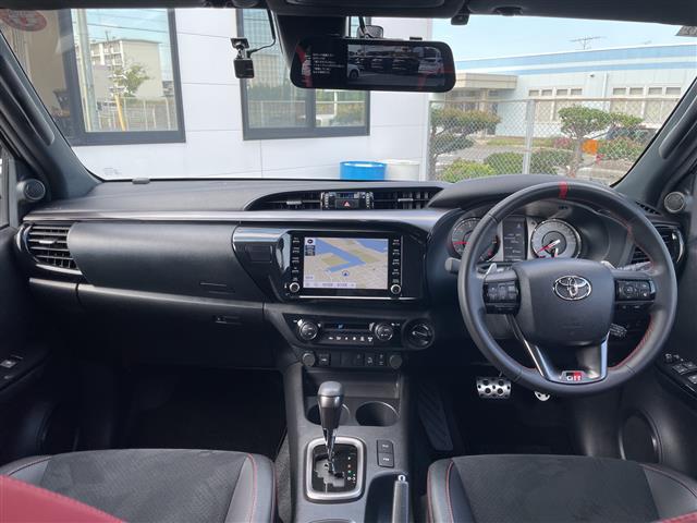 Toyota Hilux 2