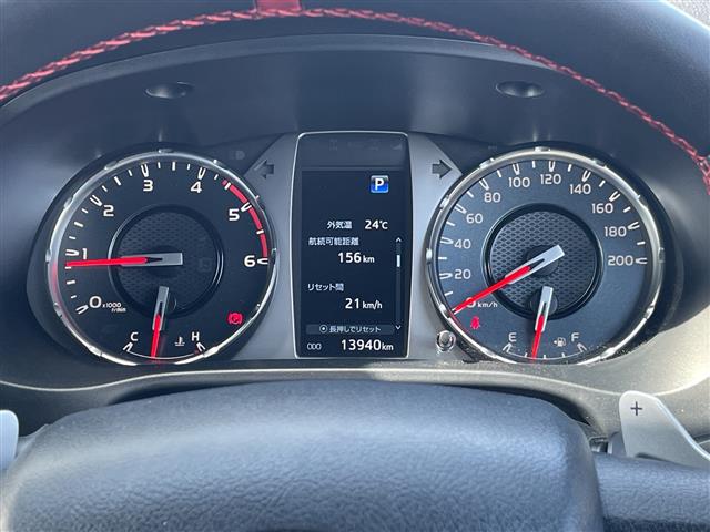 Toyota Hilux 9