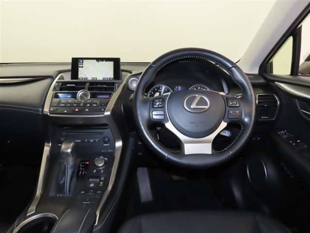 Lexus NX 9