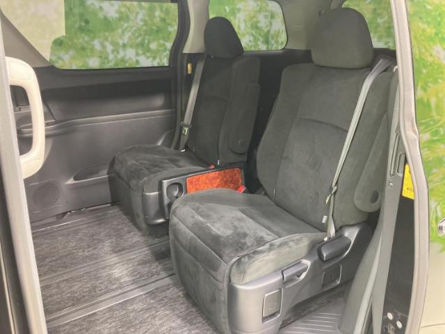 Toyota Vellfire 9