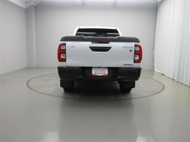 Toyota Hilux 11