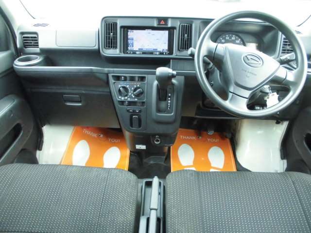 Daihatsu Hijet Cargo 7