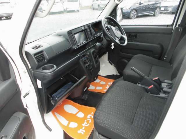 Daihatsu Hijet Cargo 9