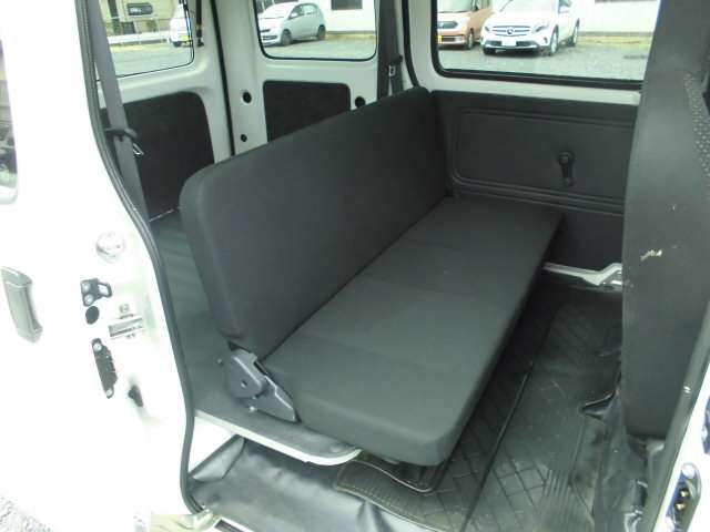 Daihatsu Hijet Cargo 10