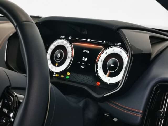 Aston Martin DBX 12