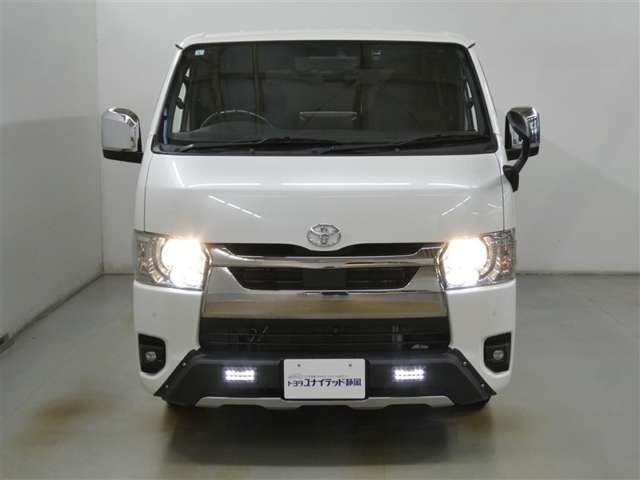 Toyota Hiace Van 3