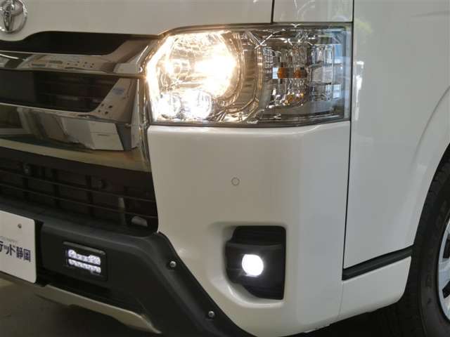 Toyota Hiace Van 9
