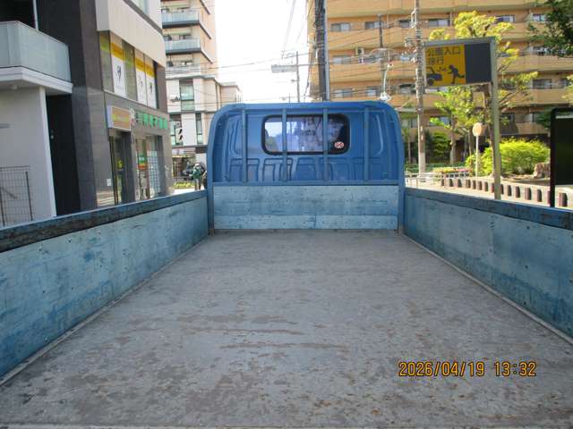 Isuzu Elf 12