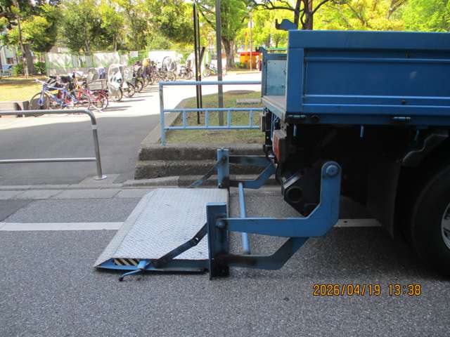 Isuzu Elf 6