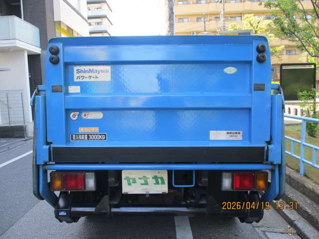 Isuzu Elf 10