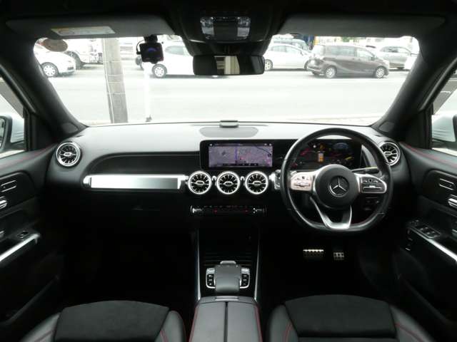Mercedes-Benz GLB 12