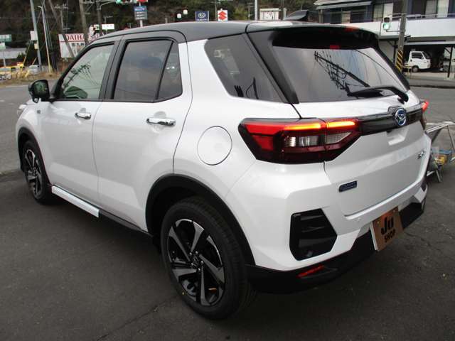 Daihatsu Rocky 6