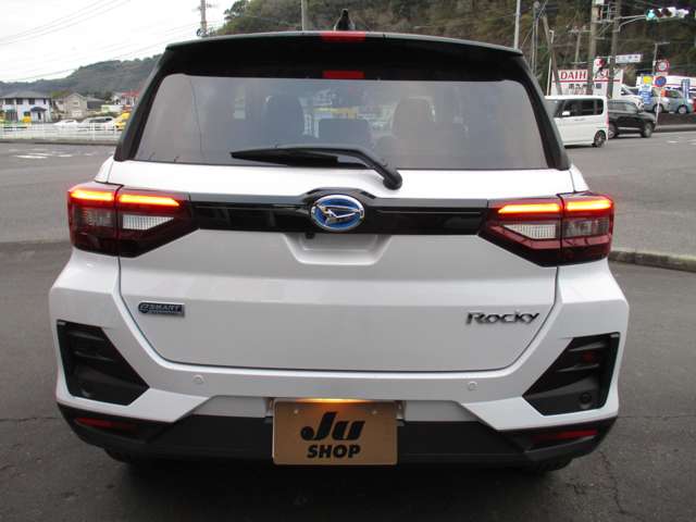 Daihatsu Rocky 7