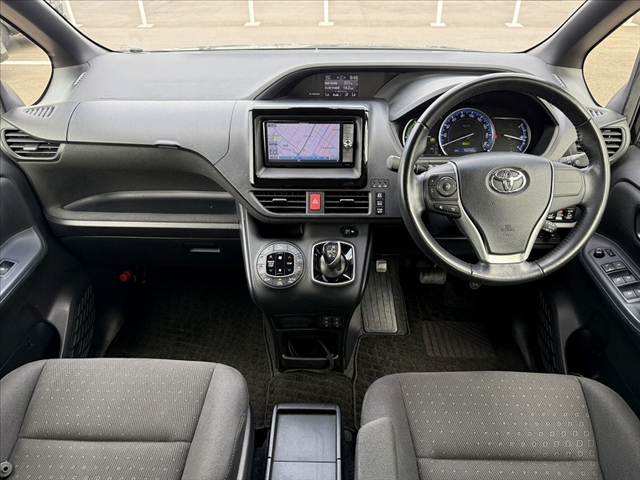 Toyota Noah 2