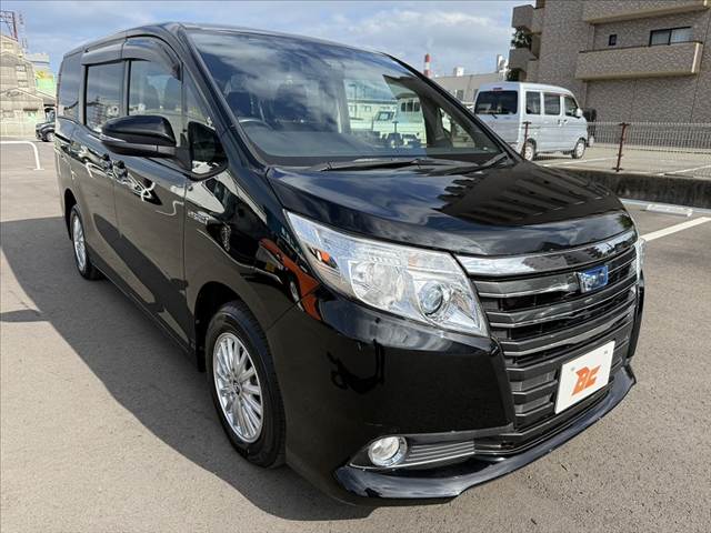 Toyota Noah 8
