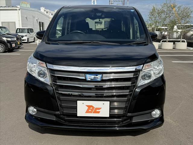 Toyota Noah 9