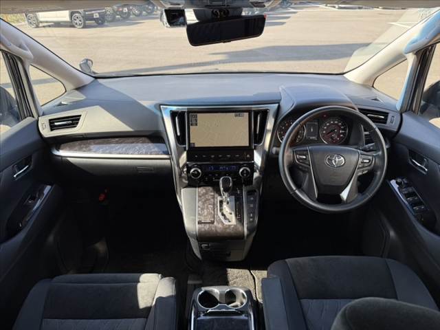 Toyota Alphard 2