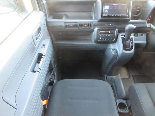 Honda N-VAN 8