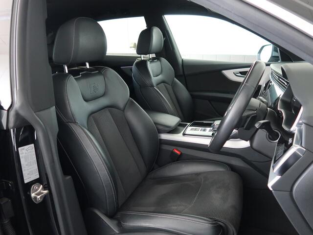 Audi Q8 10