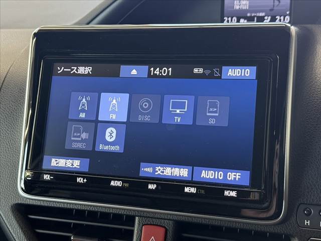 Toyota Noah 5
