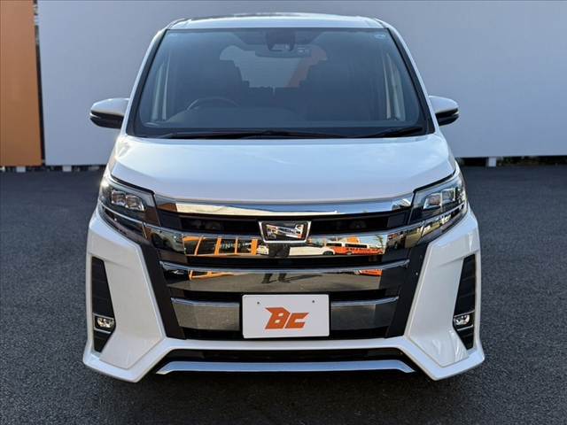 Toyota Noah 9