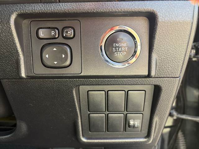 Toyota Land Cruiser Prado 9