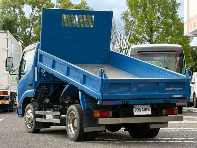 Hino Dutro 5