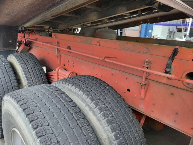 Isuzu Giga 8