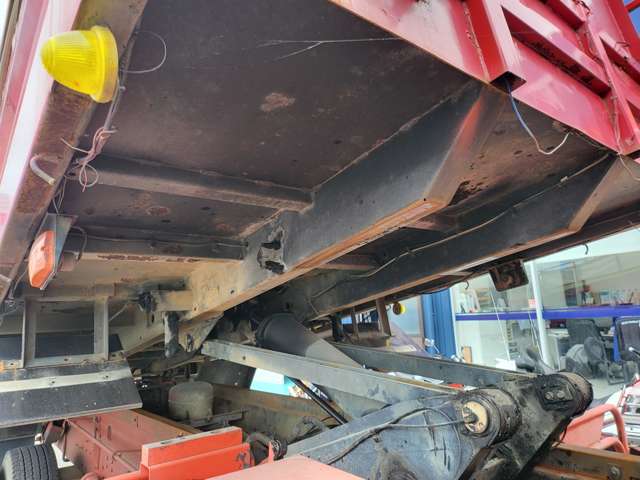 Isuzu Giga 9