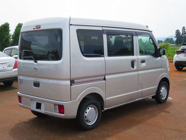 Nissan NV100 Clipper 3