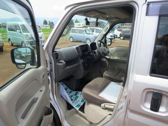 Nissan NV100 Clipper 6