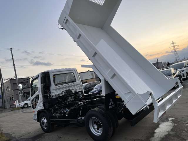 Mitsubishi Fuso Fighter 11