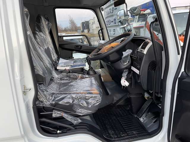 Mitsubishi Fuso Fighter 12