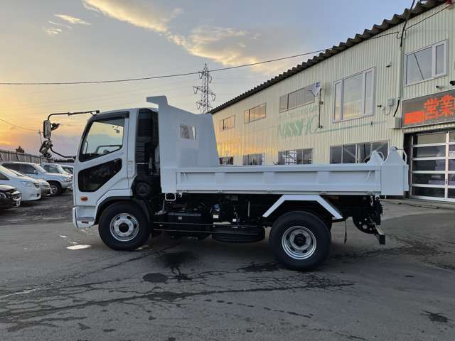 Mitsubishi Fuso Fighter 6