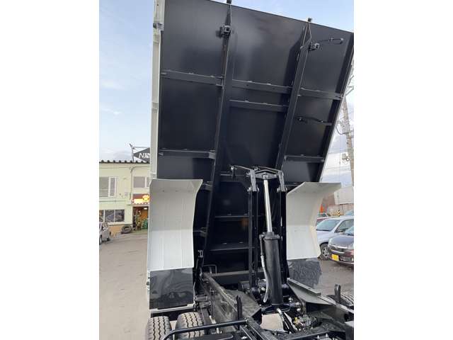 Mitsubishi Fuso Fighter 8