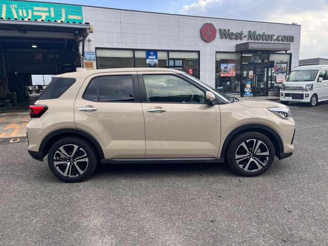 Daihatsu Rocky 7