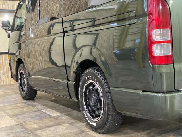 Toyota Hiace Van 11