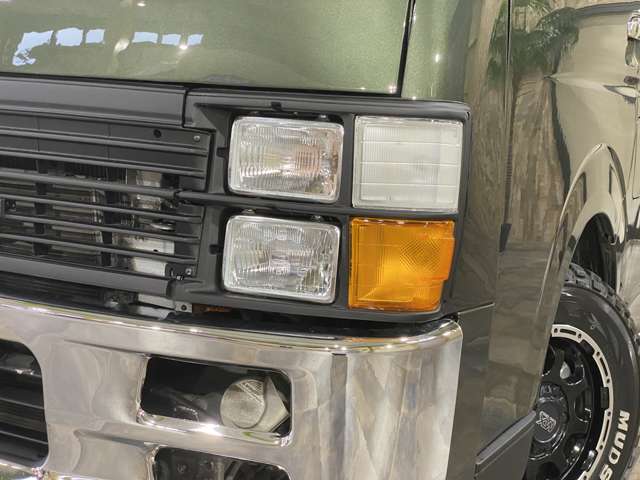 Toyota Hiace Van 8