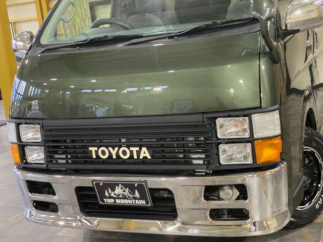 Toyota Hiace Van 9